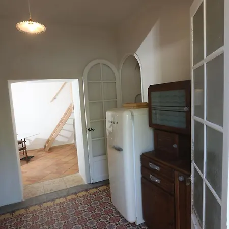 La Du Clos De La Tour *