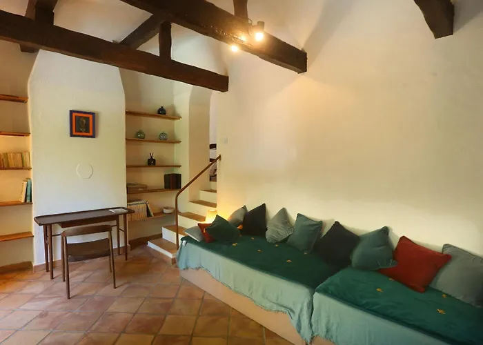La Du Clos De La Tour Apartment *