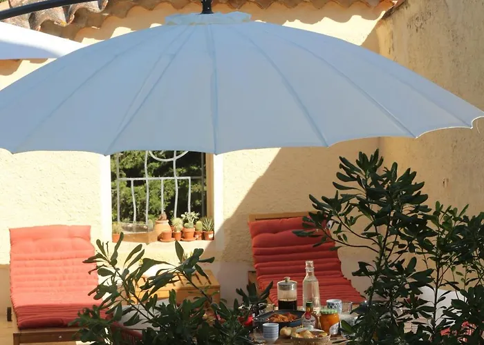 La Du Clos De La Tour Apartment *